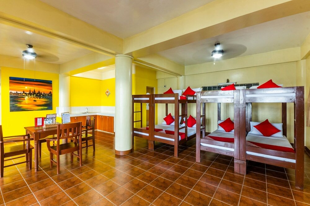 Фото Oyo 130 Jy Crown Palace - Hostel