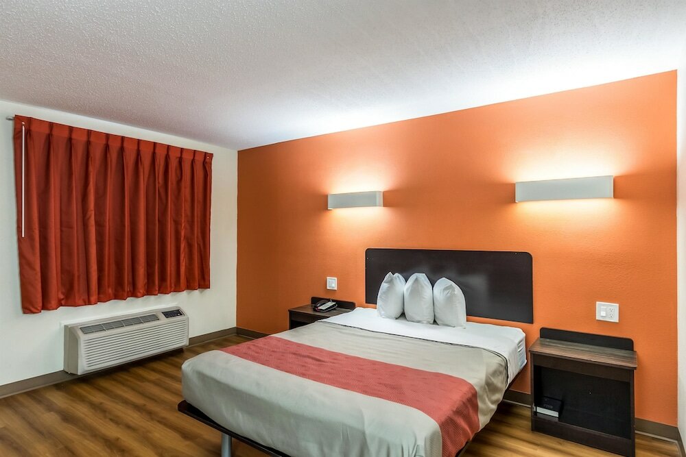 Фото Motel 6 New Brunswick