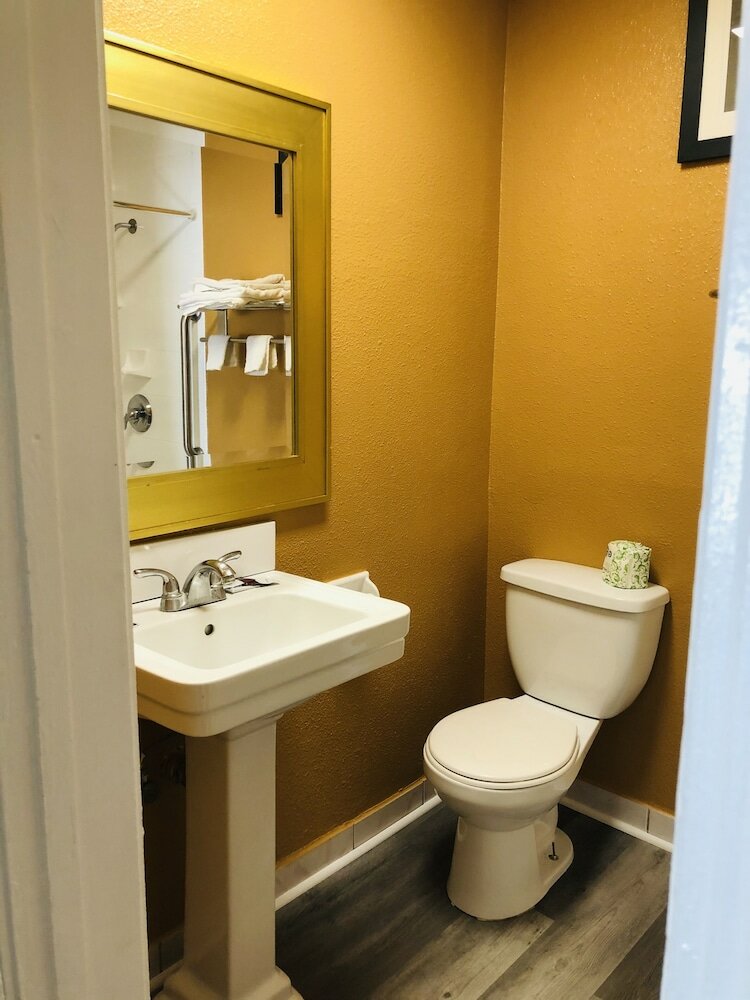 Фото Casa Blanca Inn & Suites