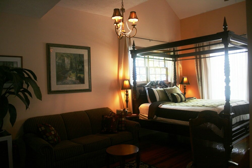 Фото Old City House Inn and Restaurant