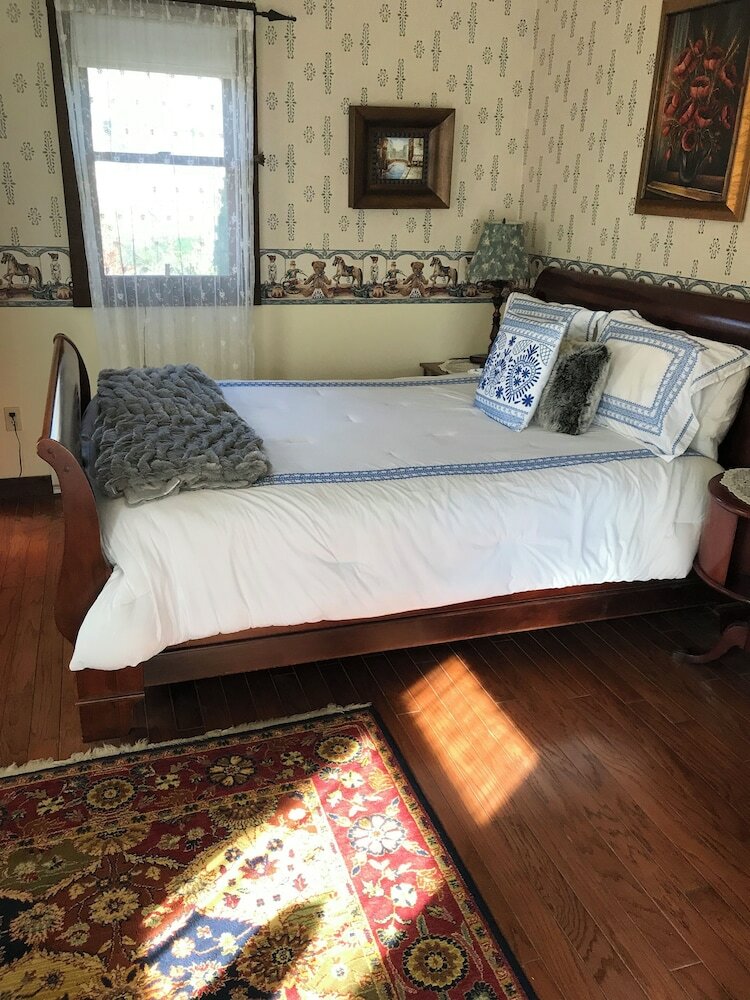 Фото Gardenview Bed and Breakfast