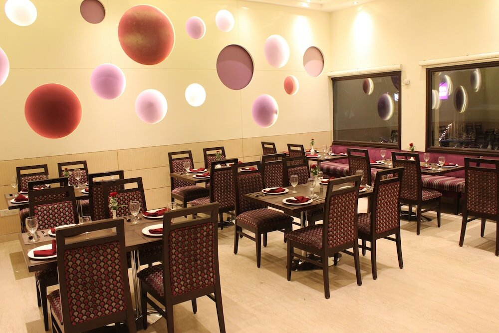 Фото Hotel Amrapali Grand