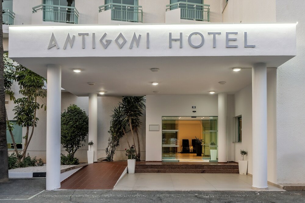 Фото Antigoni Hotel