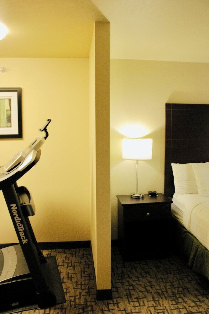 Фото Cobblestone Hotel & Suites – Devils Lake