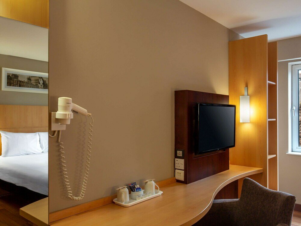 Фото Ibis Belfast Queens Quarter