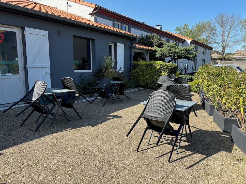 Фото Kyriad Bordeaux- Lormont