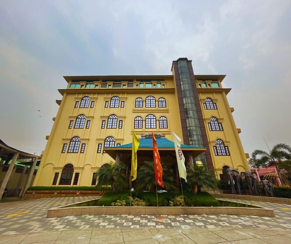 Фото отеля 2