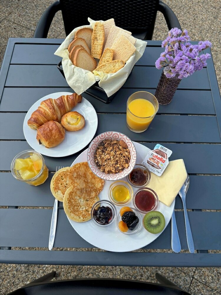 Фото Kyriad Bordeaux- Lormont