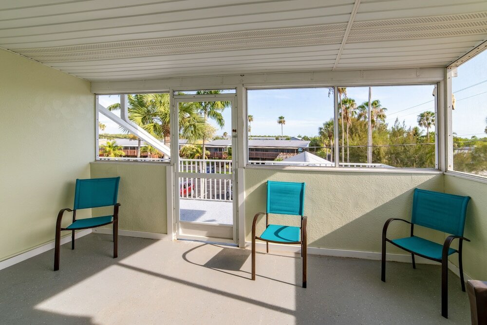 Фото Captain's Table Hotel