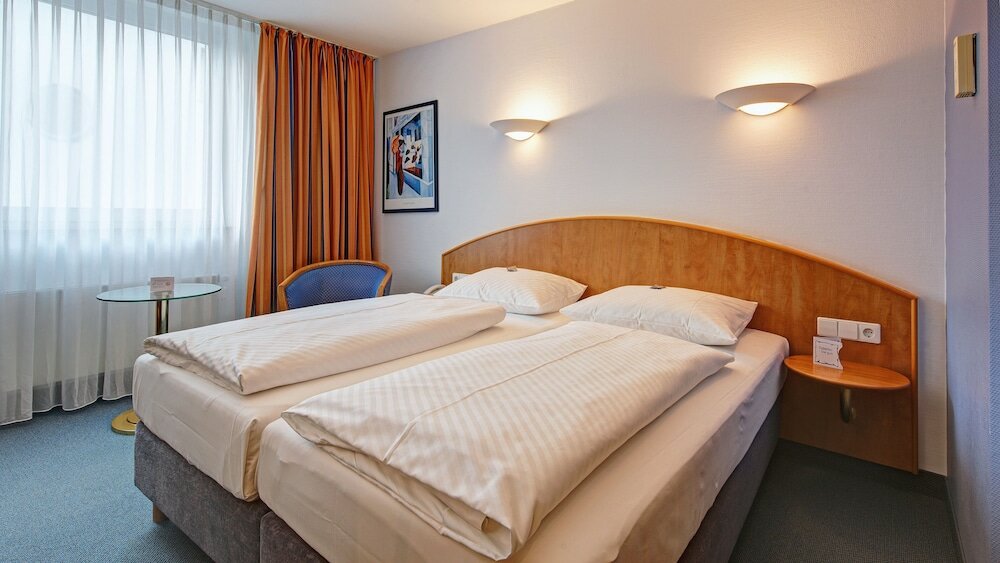 Фото Hotel Schwanen Stuttgart-Airport Messe