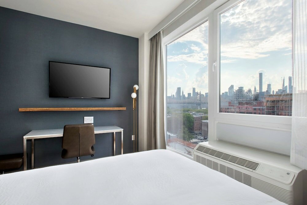 Фото TownePlace Suites by Marriott New York Long Island City/Manhattan View