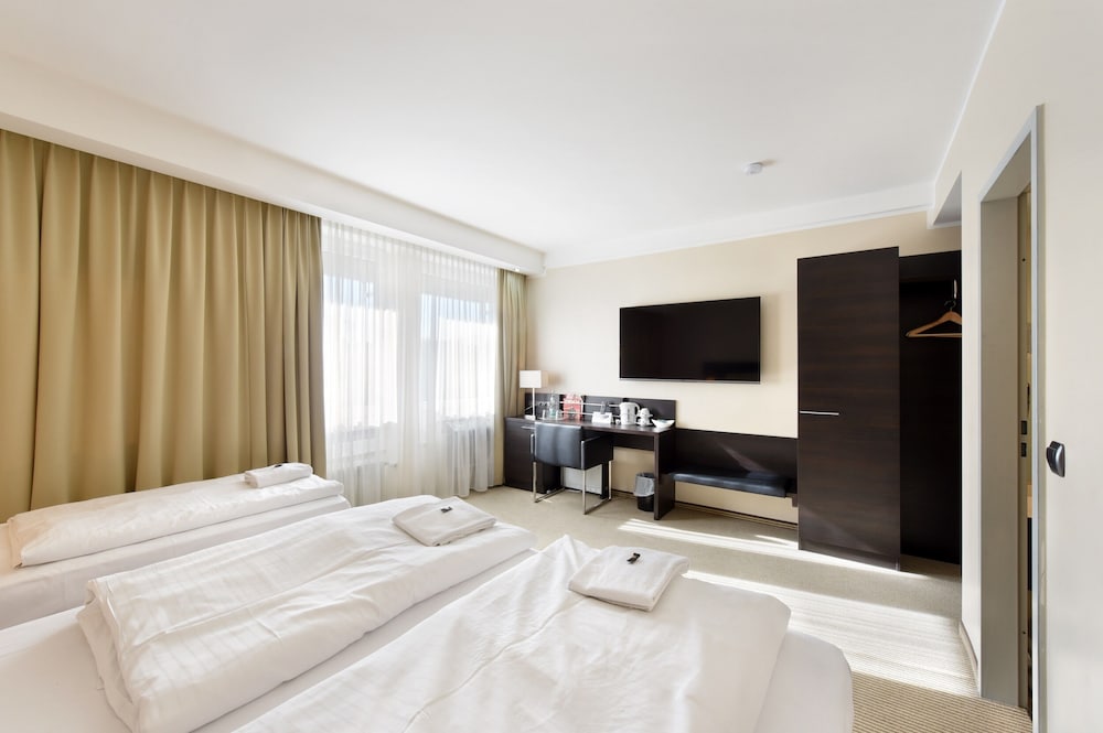 Фото Zi Hotel & Lounge