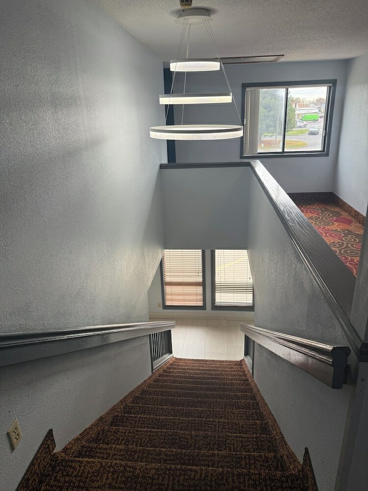 Фото Days Inn by Wyndham Muncie -Ball State University