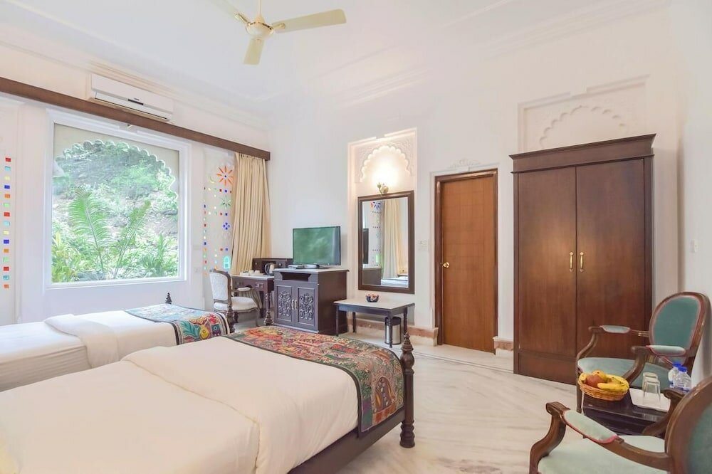 Фото Hotel Raj Kuber