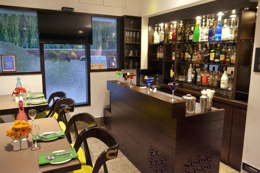 Фото The Emerald Hotel & Executive Apartments