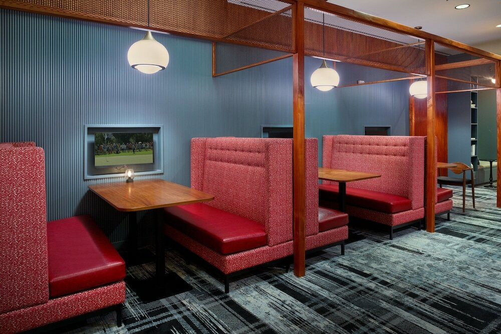 Фото Courtyard by Marriott Washington, DC/Foggy Bottom