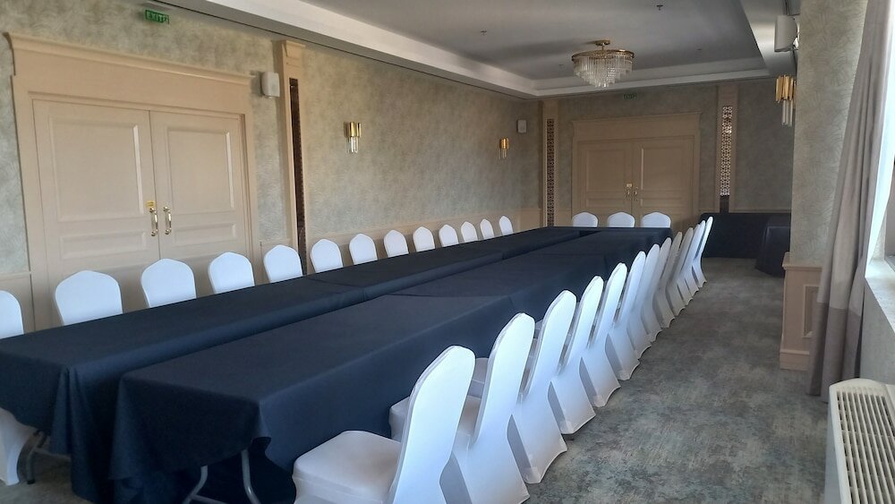 Фото Astoria Grand Hotel