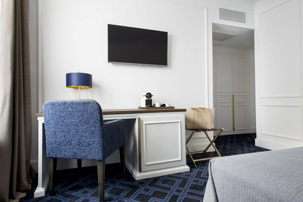 Фото Midmost Barcelona  by Majestic Hotel Group