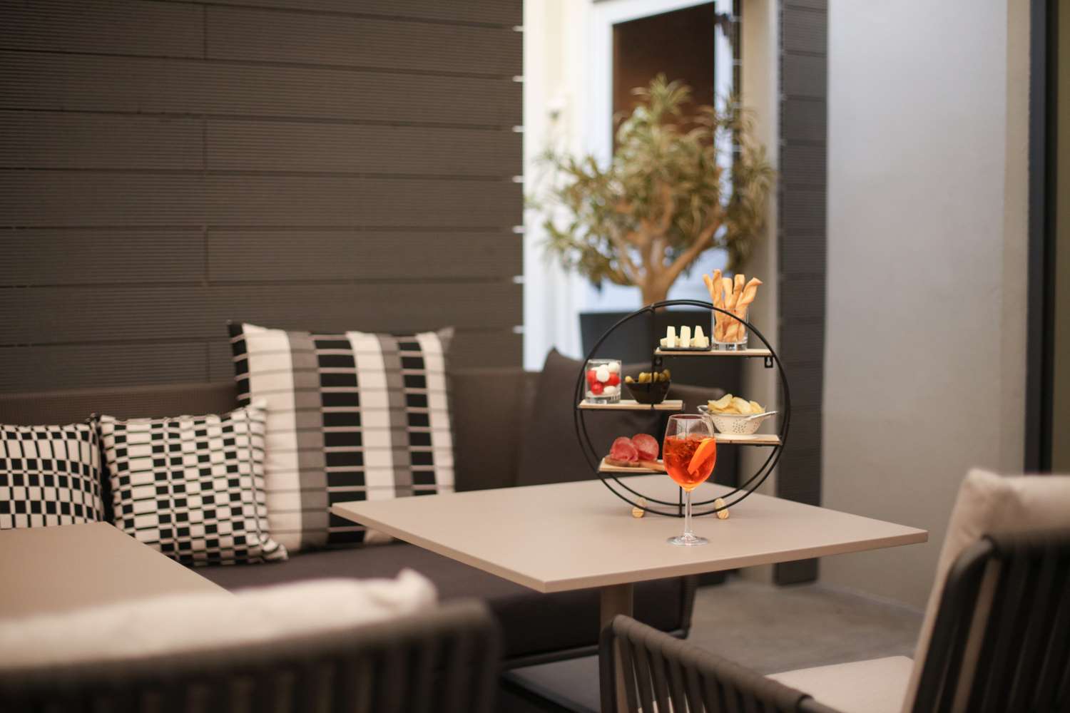 Фото World Hotel Casati 18