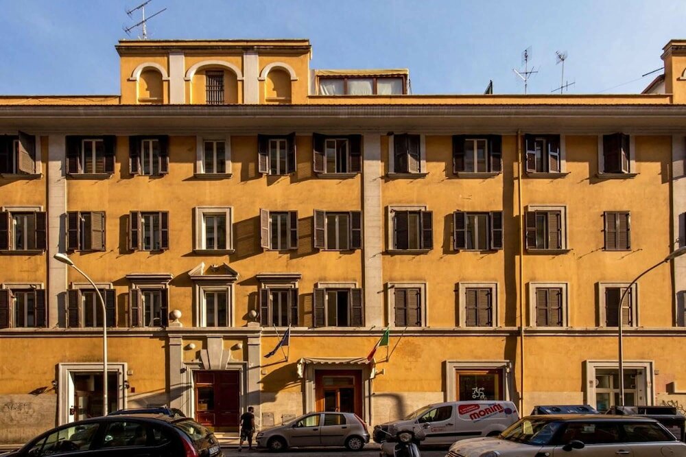 Фото Crossroad Hotel