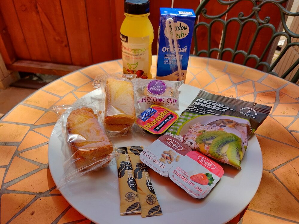 Фото Rayland Epsom Motel