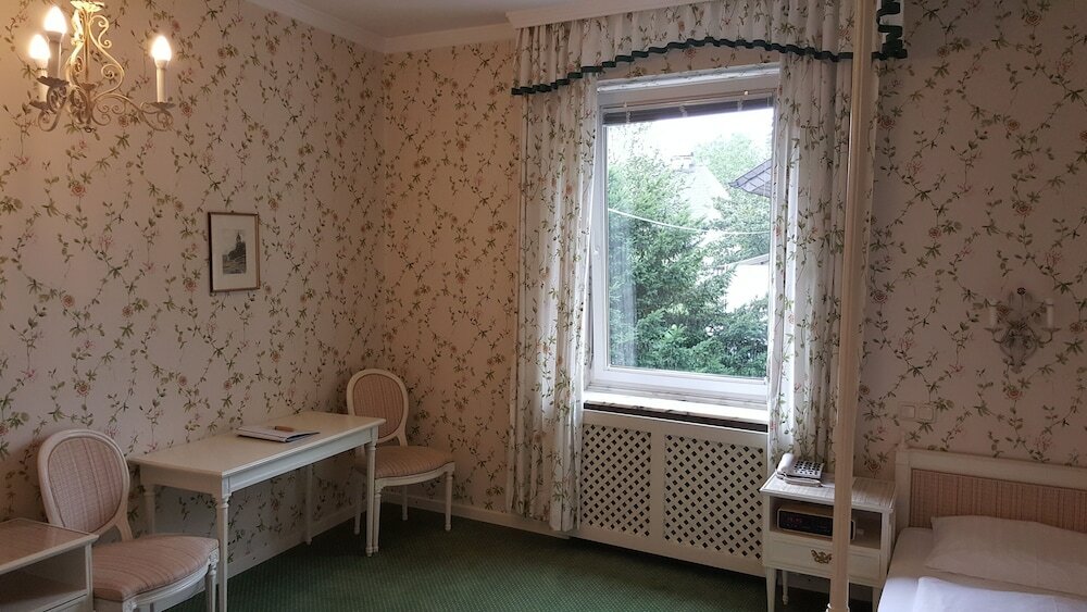 Фото Hotel Hohenstauffen