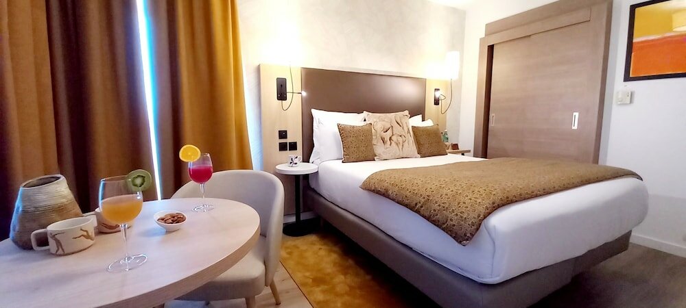 Фото Residhome Appart Hotel Monceau