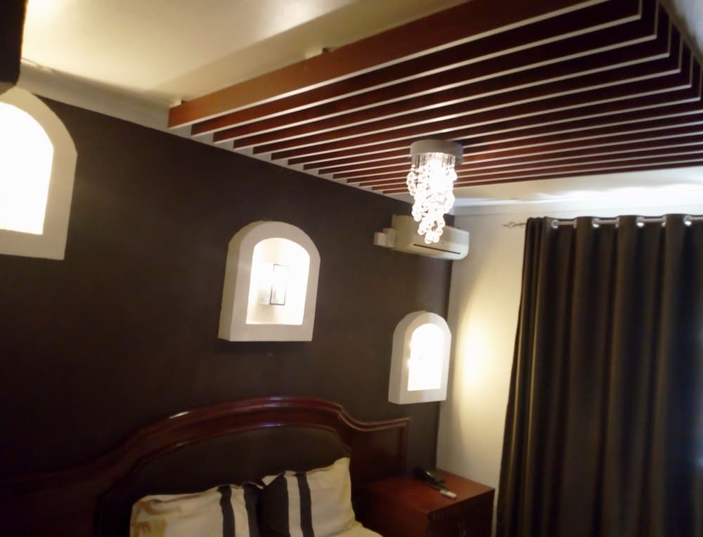 Фото Emerald Hotel