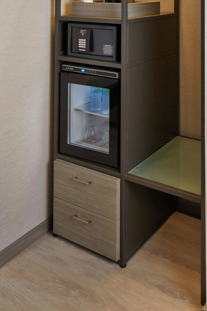 Фото Ac Hotel Des Moines East Village