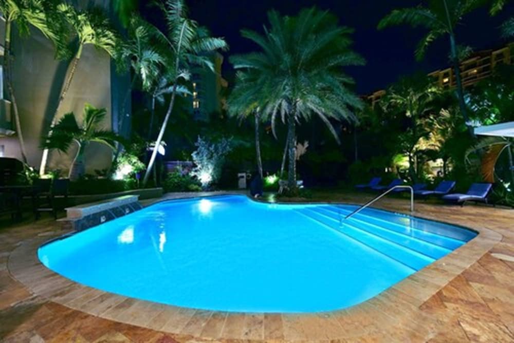 Фото Sun Tower Hotel & Suites on the Beach