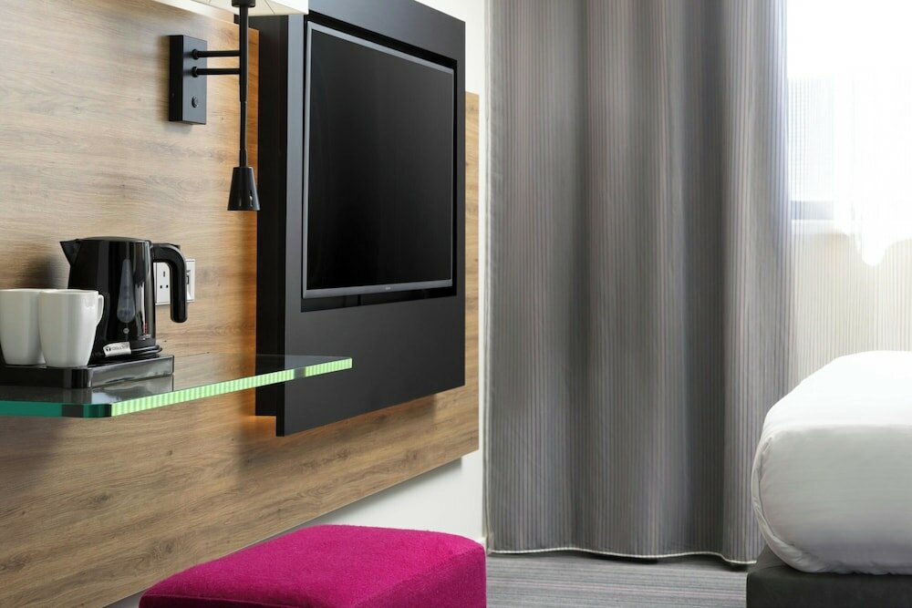 Фото Moxy Southampton