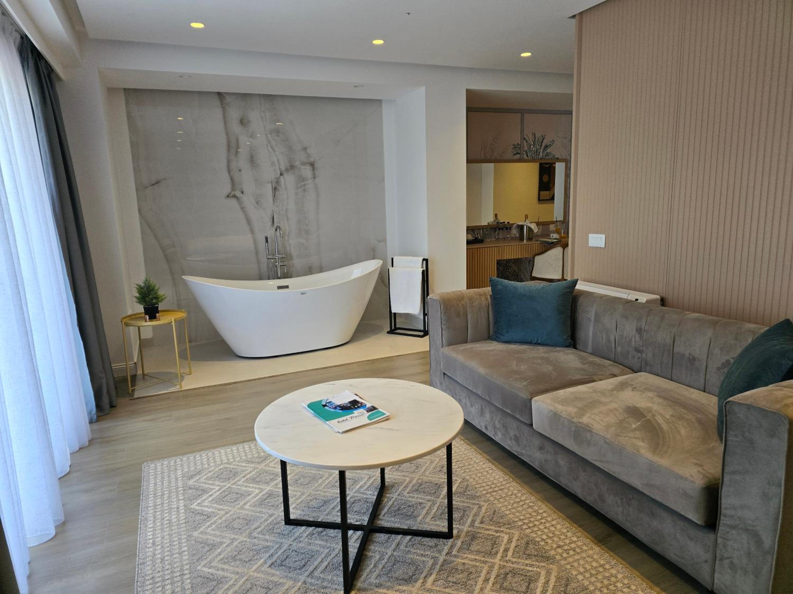 Фото Perla Hotel