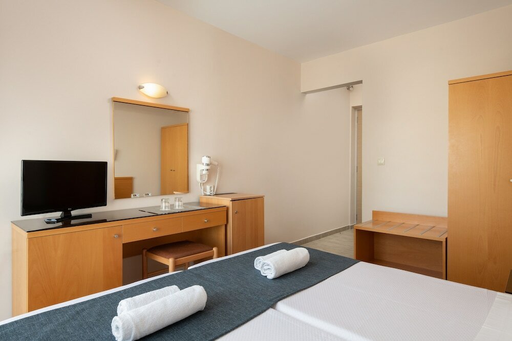 Фото Nafsika Hotel