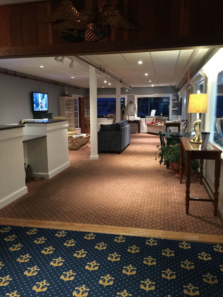 Фото Fishermans Wharf Inn