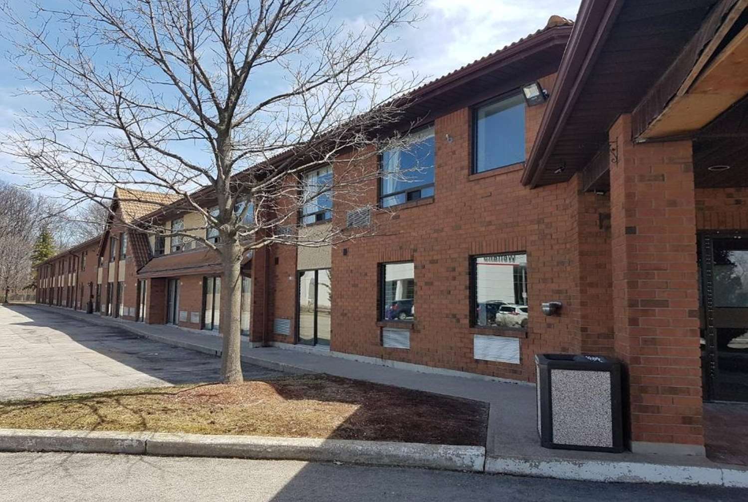 Фото Travelodge by Wyndham Welland