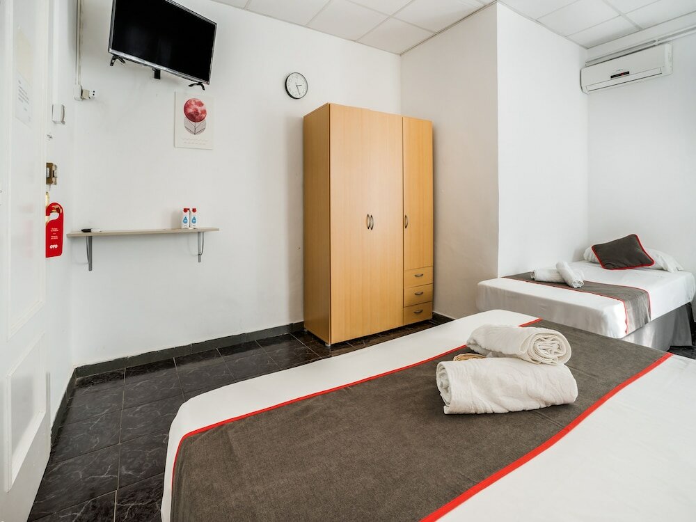 Фото Hostal El Patio de la Luna by Vivere Stays