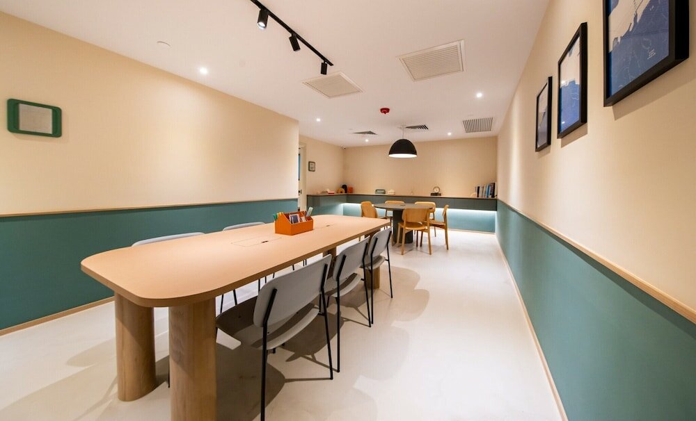 Фото Rosedale Hotel Kowloon