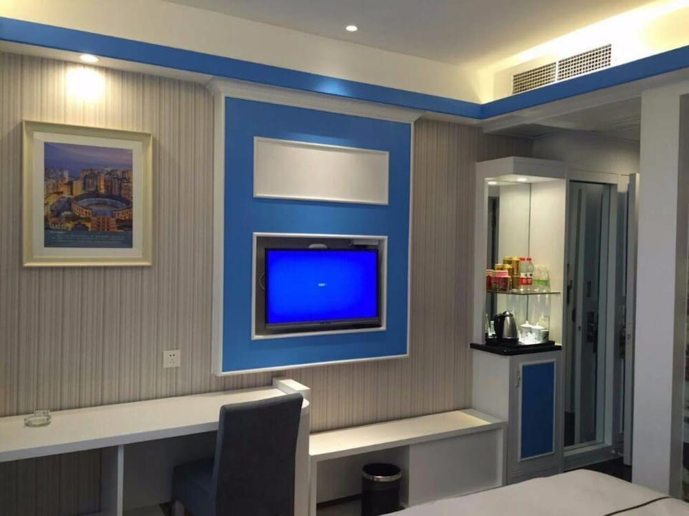 Фото Yiwu Baide Theme Hotel