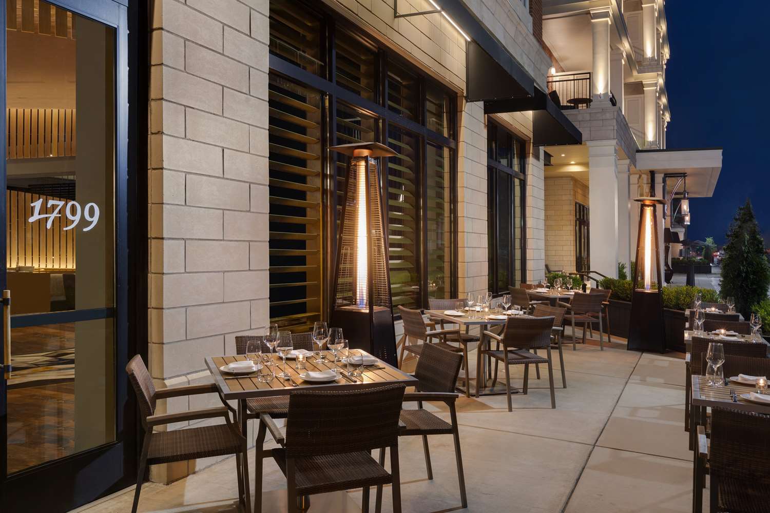 Фото The Harpeth Franklin Downtown, Curio Collection by Hilton