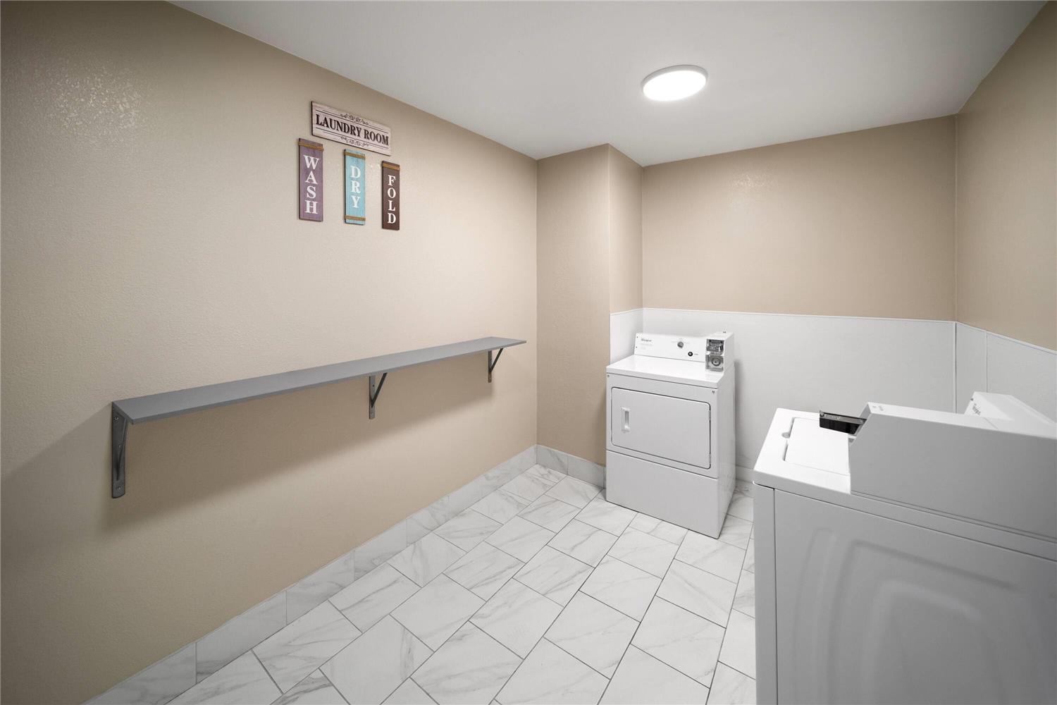 Фото La Quinta Inn & Suites by Wyndham Houston Stafford Sugarland