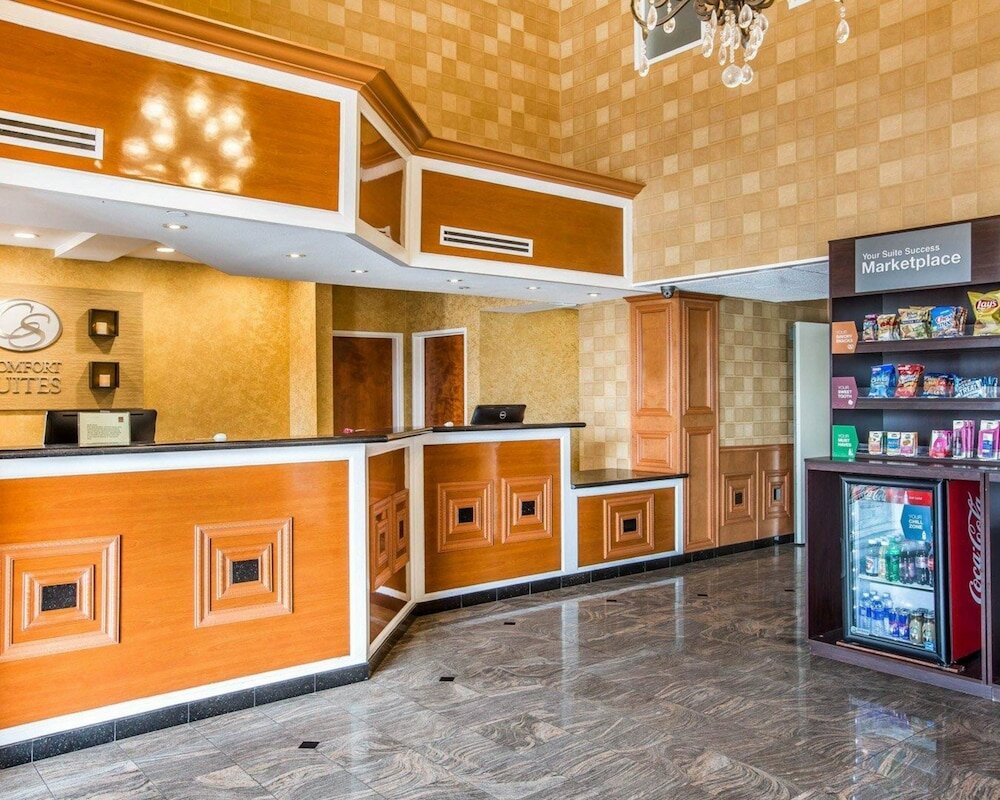 Фото Comfort Suites Oceanside Camp Pendleton Area