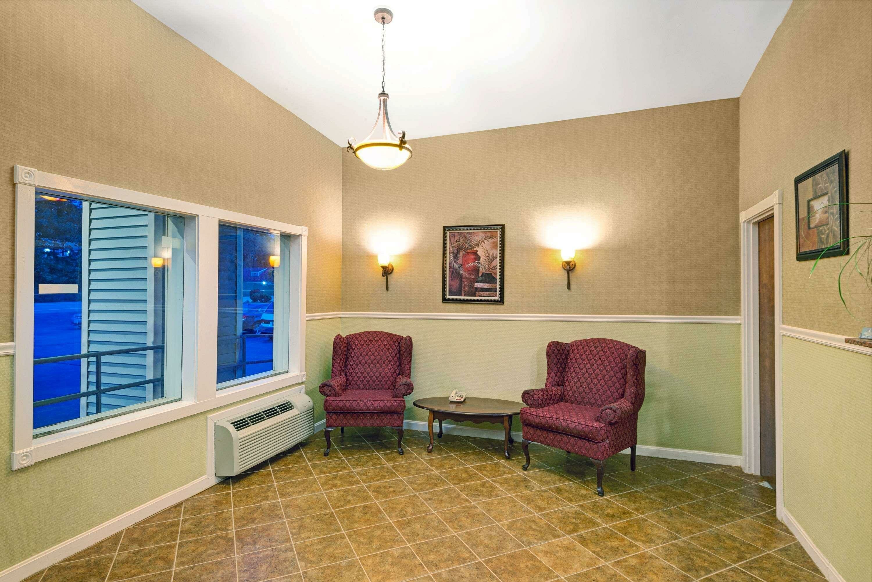 Фото Days Inn by Wyndham Kittery