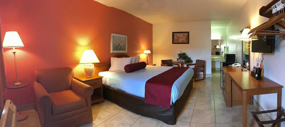 Фото Econo Lodge North