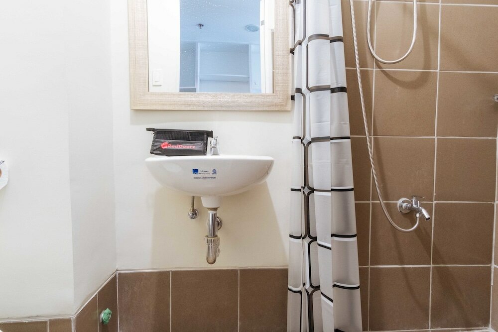 Фото RedDoorz Premium @ Vista Heights Legarda