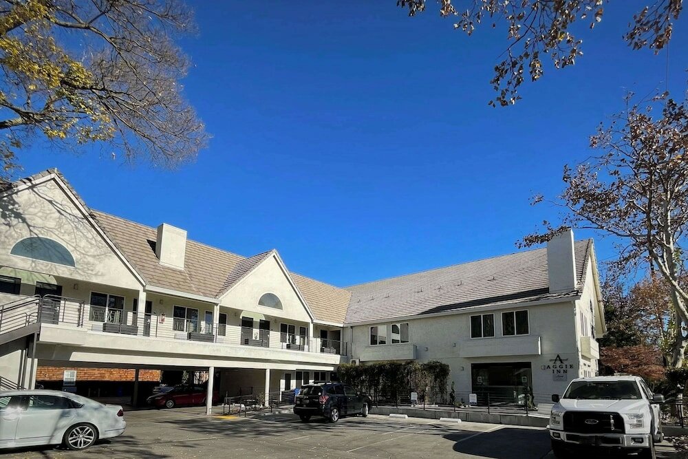 Фото Aggie Inn, Ascend Hotel Collection