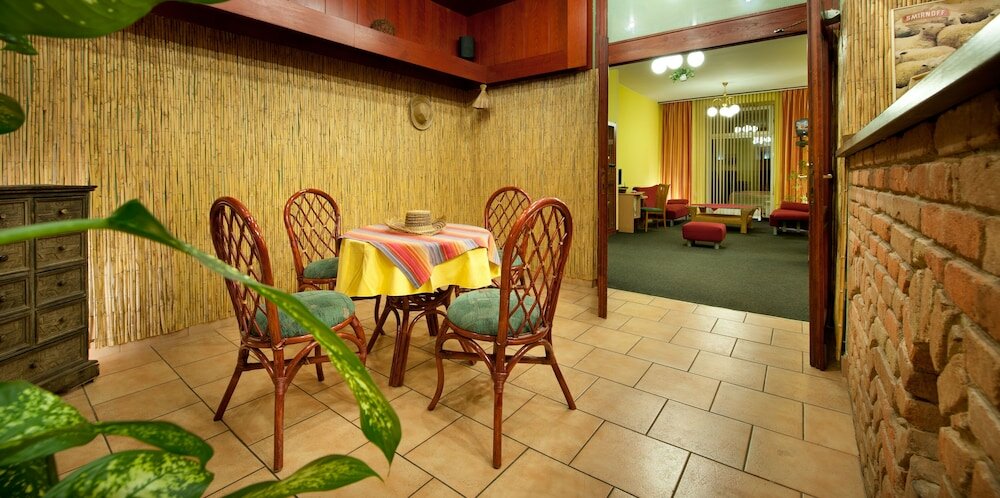 Фото Hotel Henrietta