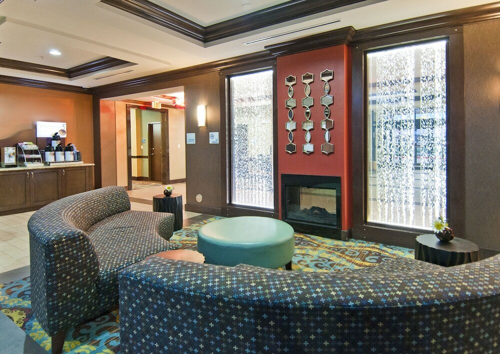 Фото Holiday Inn Express & Suites San Antonio Se by At&t Center, an Ihg Hotel