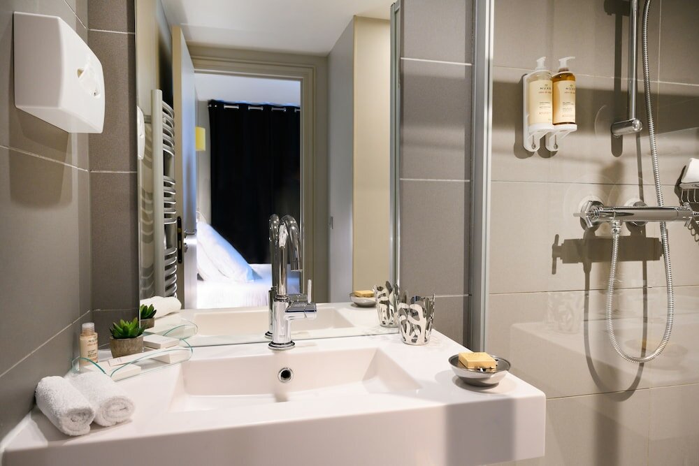 Фото Suites and Hotel Helzear Champs Elysees