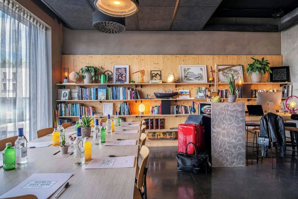 Фото Moxy Bordeaux