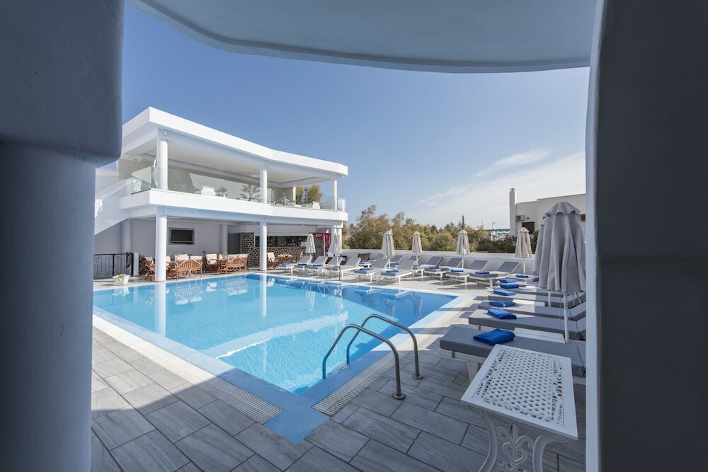 Фото Blue Waves Hotel